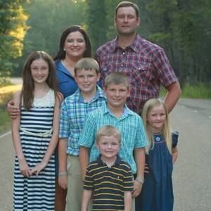 Meet your Posher, Valeria